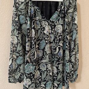 Lane Bryant sage green, Blue and White flowered Blouse